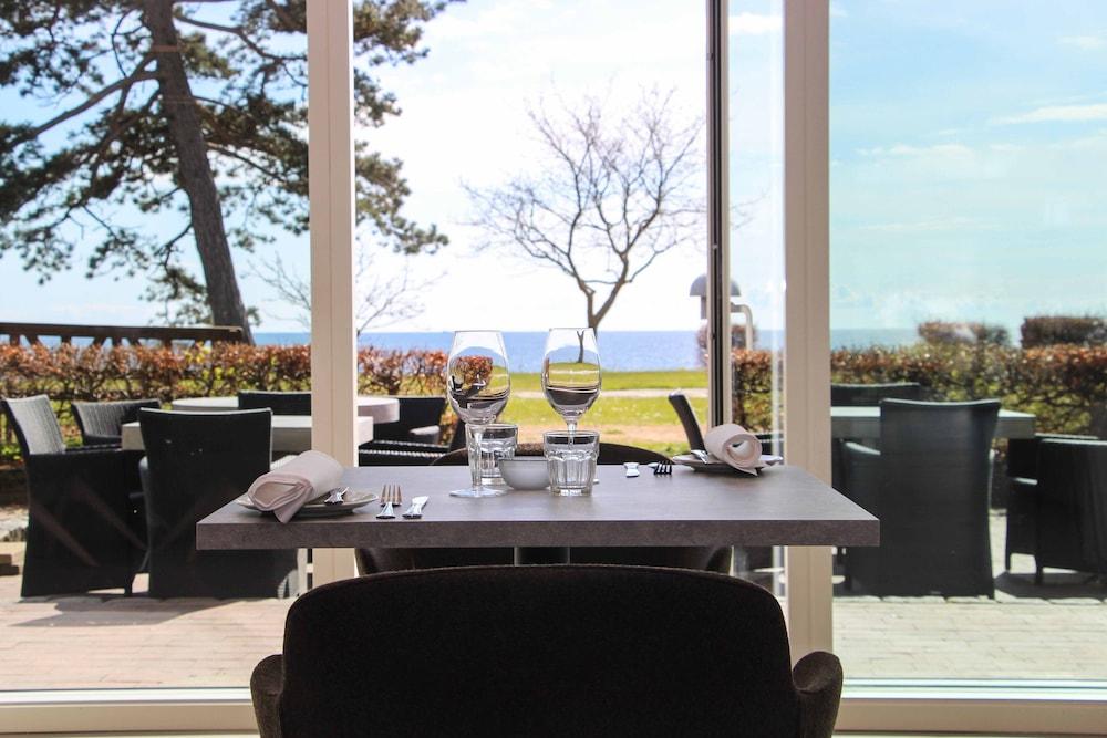 Fredensborg Badehotel Рённе Экстерьер фото