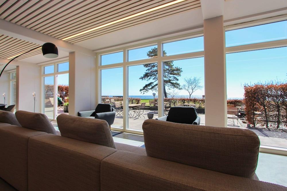 Fredensborg Badehotel Рённе Экстерьер фото