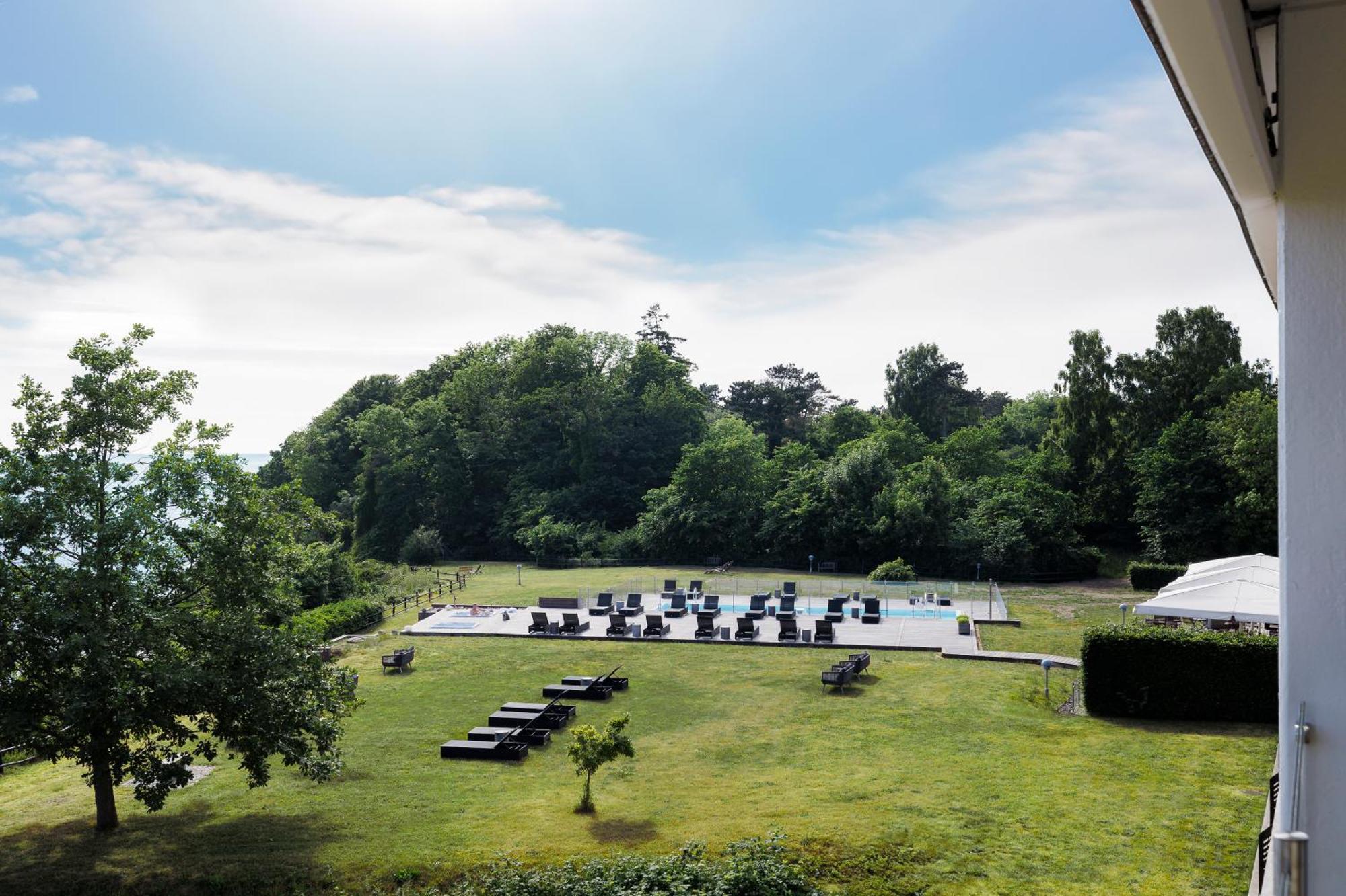 Fredensborg Badehotel Рённе Экстерьер фото