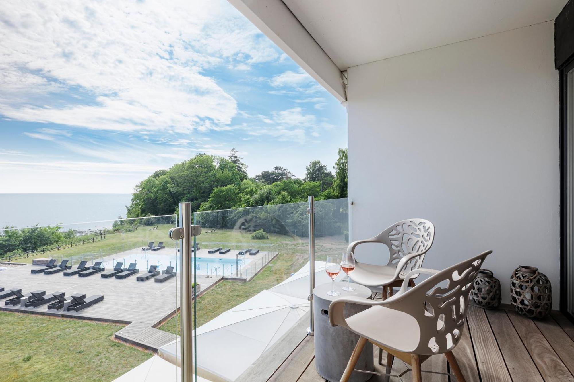 Fredensborg Badehotel Рённе Экстерьер фото