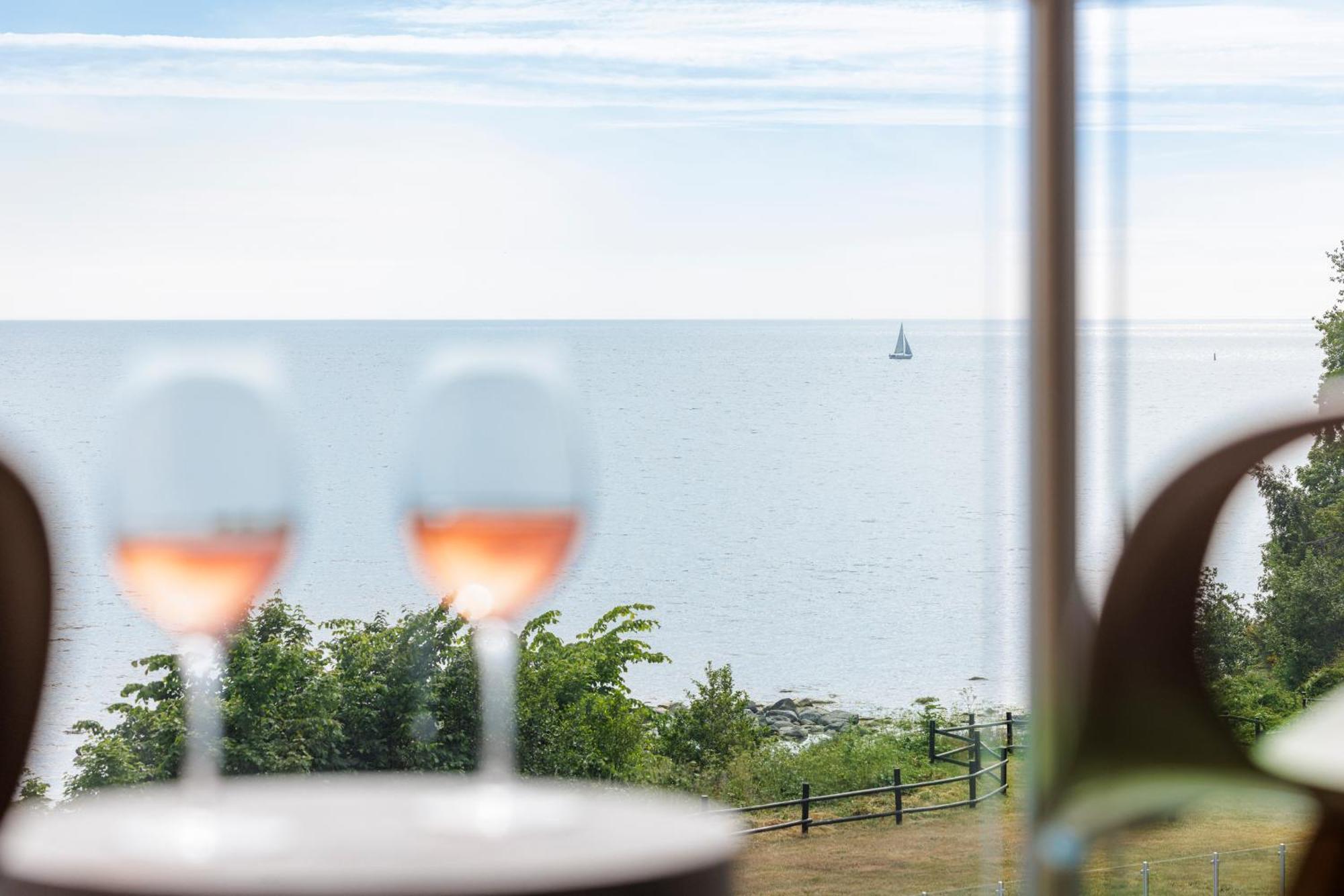 Fredensborg Badehotel Рённе Экстерьер фото