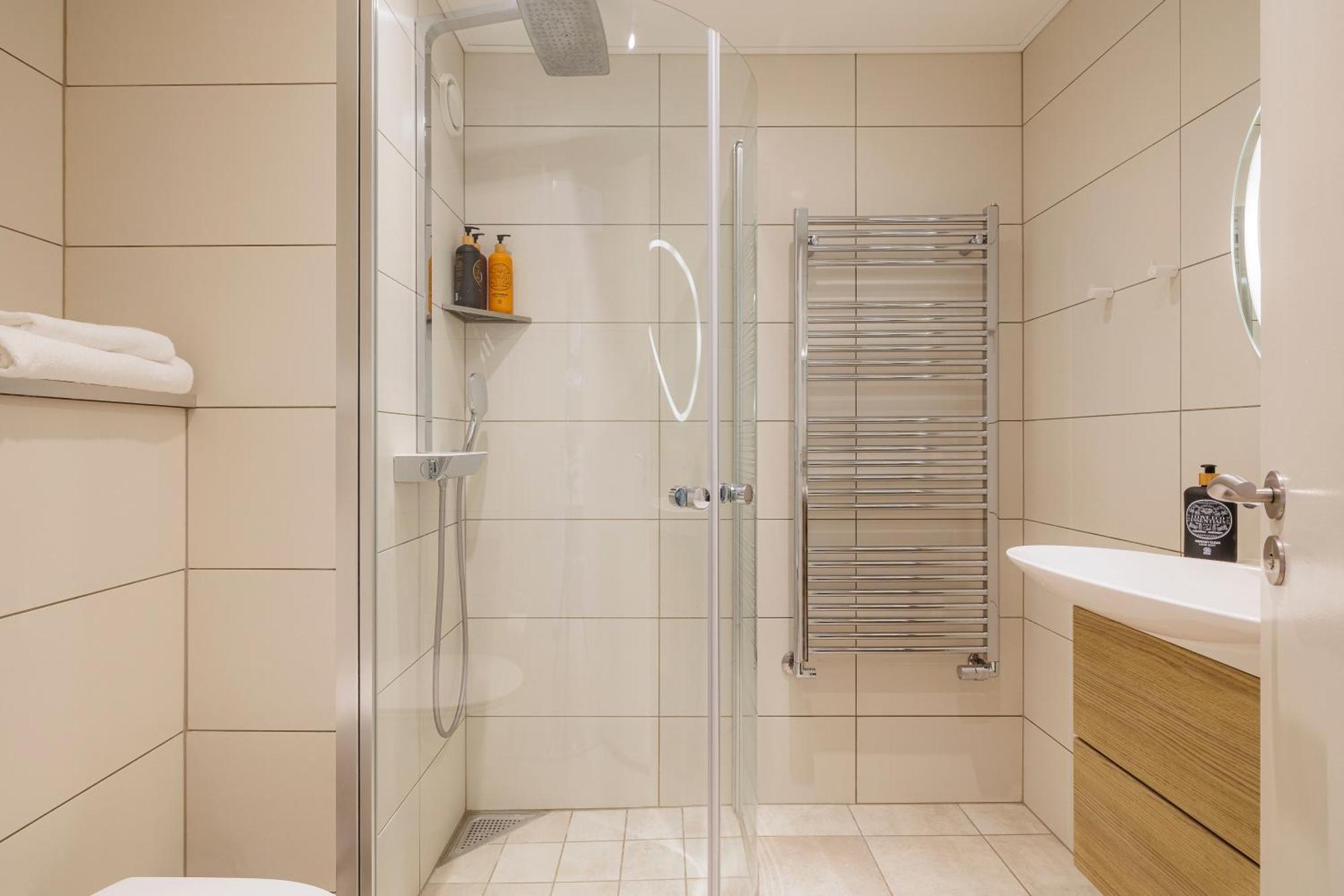 Fredensborg Badehotel Рённе Экстерьер фото