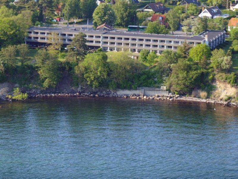Fredensborg Badehotel Рённе Экстерьер фото
